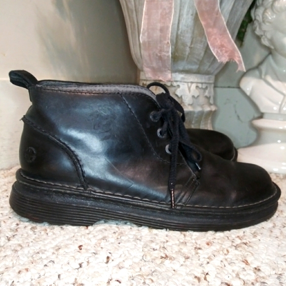 Dr. Martens Men's Reed Black Leather Chukka Style Lace-Up Boots - Picture 10 of 10